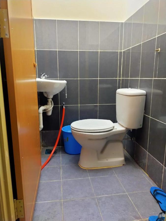 Ayuni Homestay Kuala Besut Terengganu Exterior photo